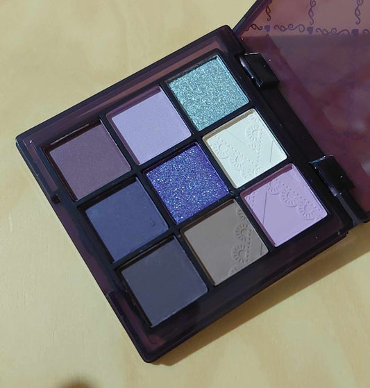 Palette de fards à paupières - 9 couleurs en Violet Fumé & Gris